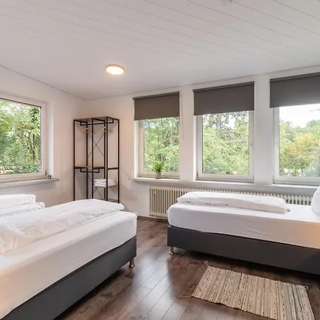 Berghof Woerner 2 Fuer Bis Zu 20 Personen Mit Balkon I Terrasse I 4 Baeder I Netflix I Ruhig Und Gemuetlich Wohnen フィリンゲン・シュヴェニンゲン